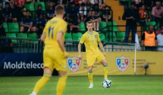 Футболисты сборной Украины попросили тренера покинуть раздевалку
