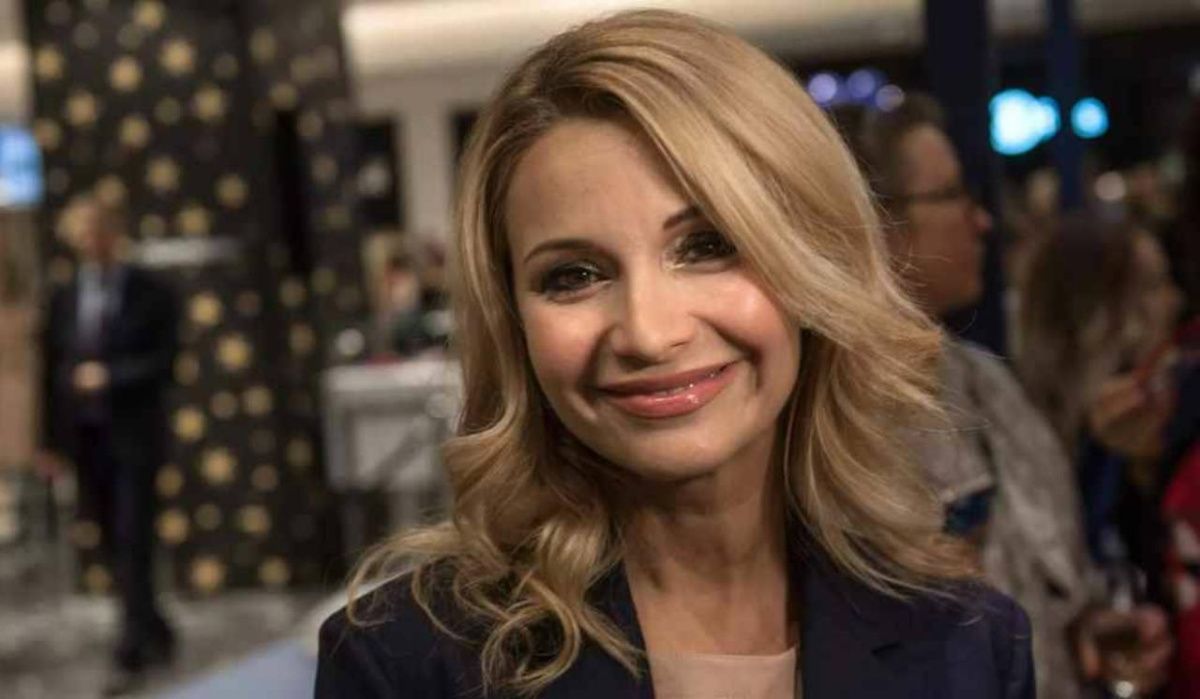 Ольга Орлова показала, как записана Жанна Фриске в её телефоне