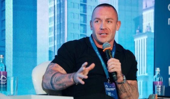 Никита Серов о противостоянии блогеров и ИИ на Форуме БРИКС "Облачные города"