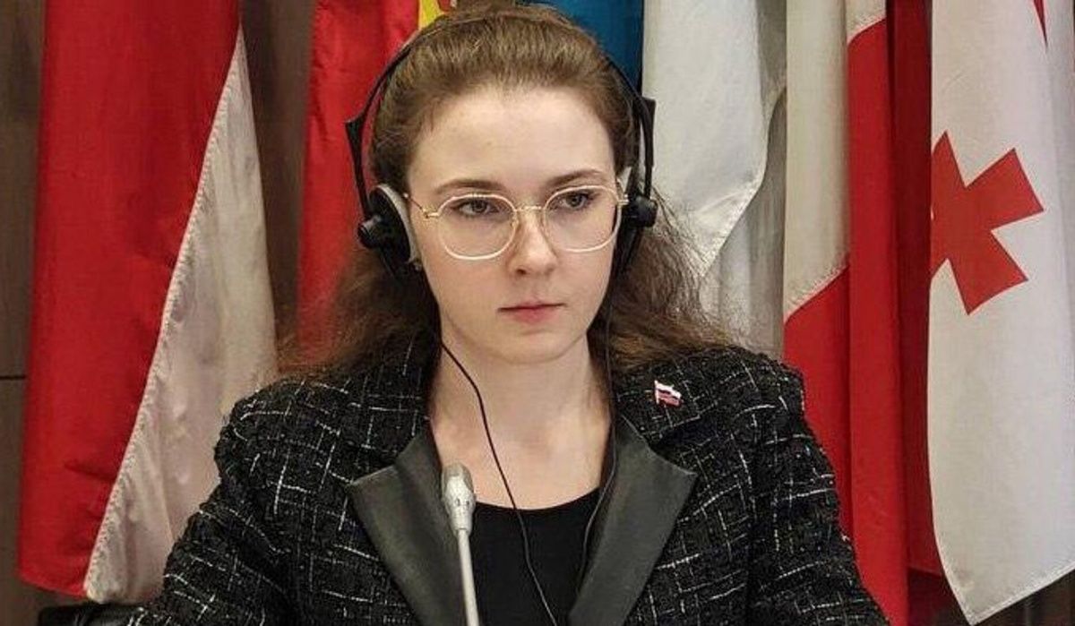 Жданова: военная активность НАТО продолжает угрожать безопасности России