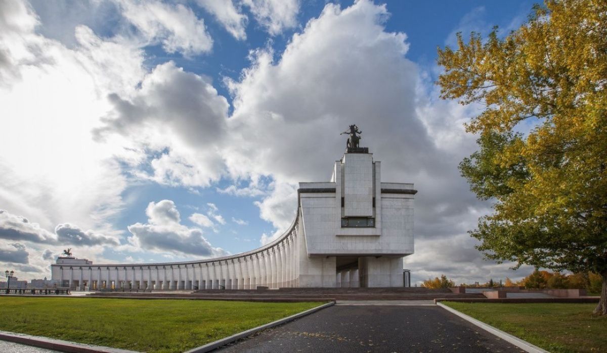 Презентация картины о подвиге джаз-оркестра в Музее Победы