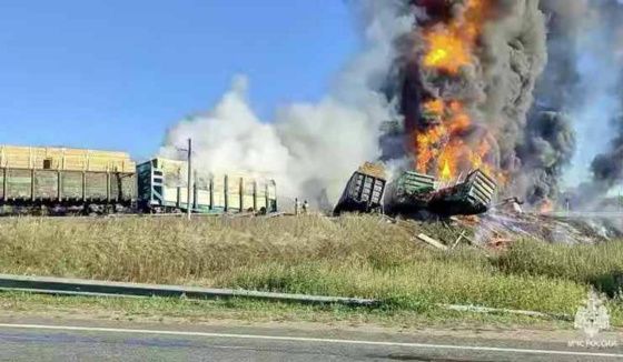 В Смоленской области сошли с рельсов 18 вагонов с топливом