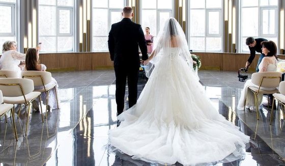 Московские загсы продлевают часы работы в пиковые дни для свадеб