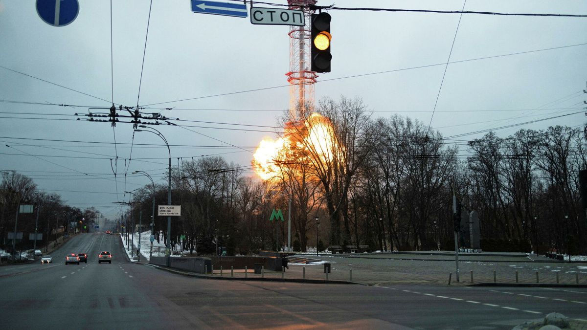 Российские военные вывели из строя телевышку в Киеве