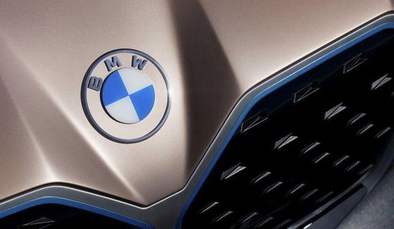 BMW отзывает сотни тысяч авто из-за риска возгорания