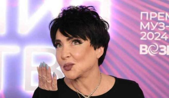 Мошенники развели певицу Лолиту