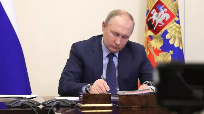 Путин утвердил закон об обращении лекарств в новых российских регионах