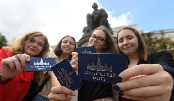 Президентские стипендии в России увеличатся до 30 тысяч рублей