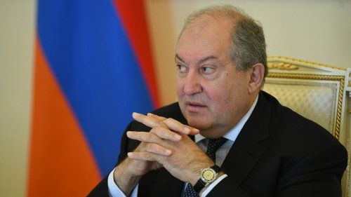 Президента Армении срочно госпитализировали