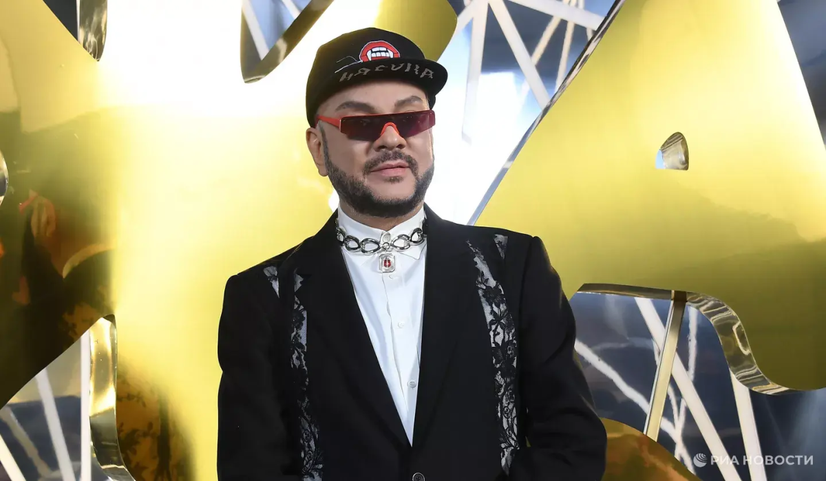 &quot;Дамский угодник&quot;: Филипп Киркоров раскрыл семейные тайны на шоу &quot;Маска&quot;