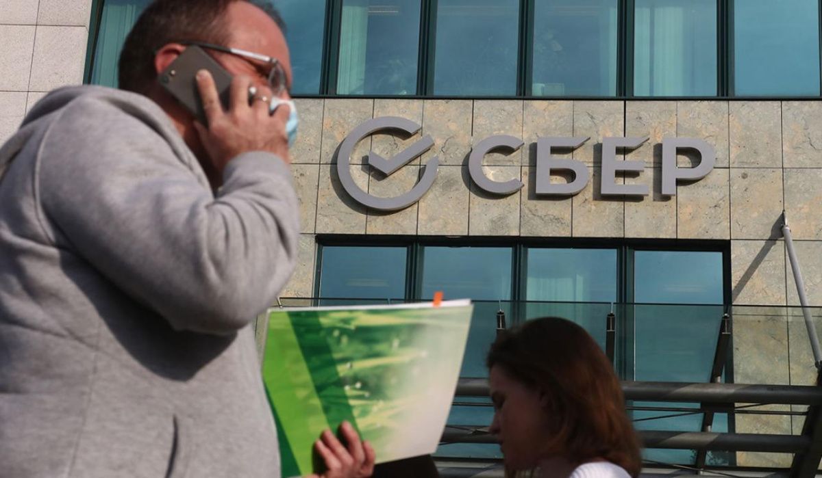 Россияне испытывают блокировки из-за самопереводов средств