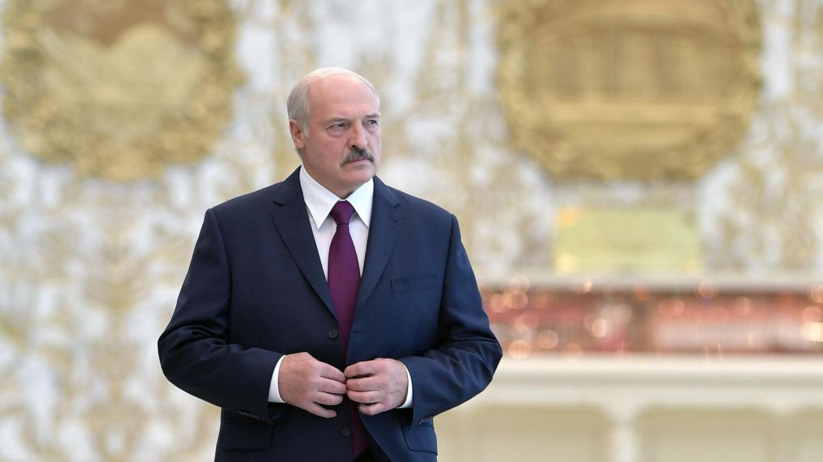 Лукашенко: западные политики активно готовятся к будущей войне