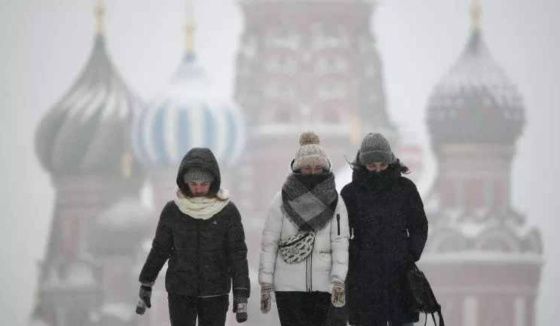 Невролог рассказала, почему шапка зимой не защищает от менингита