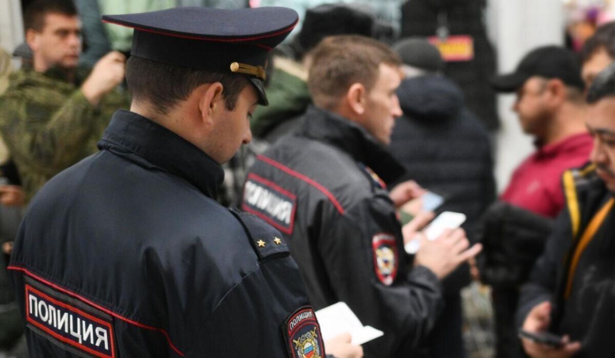Кабмин одобрил выдворение из России за участие в митингах и дискредитацию