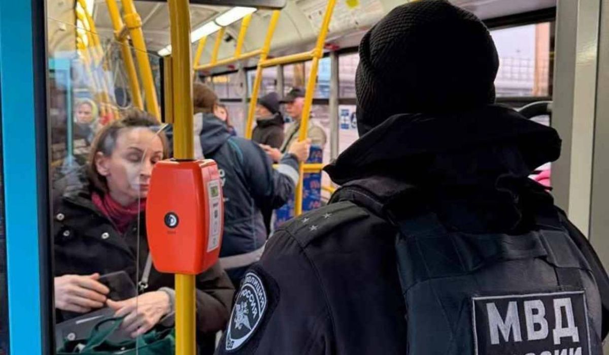 В Курортном районе Петербурга проверили почти 30 автобусов во время рейда