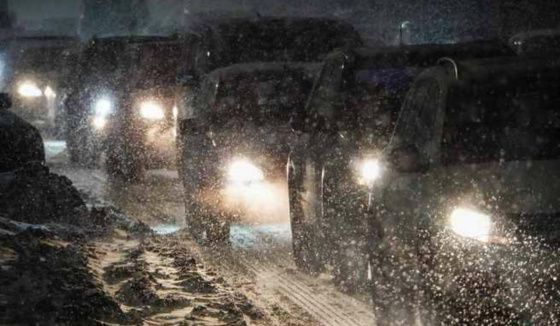 Новая схема движения на крупном перекрестке Омска: изменения в действии