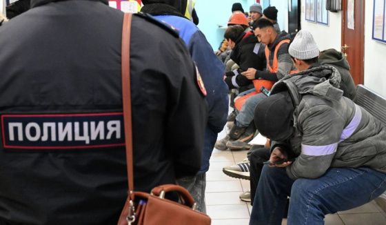 В Петербурге задержали предполагаемых сообщников мошенников