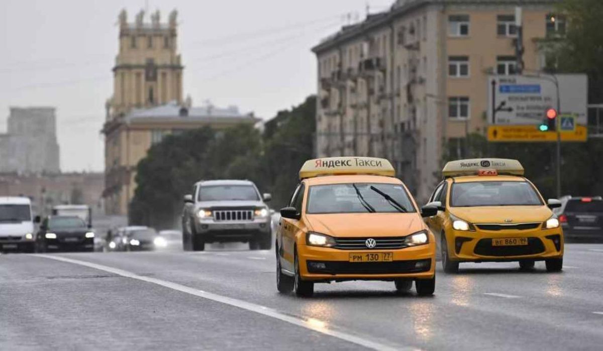 К концу года ожидается рост цен на такси в России на 30%