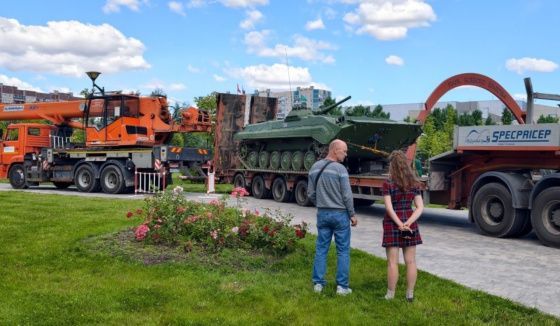 В парке "Боевое братство" установили боевую машину пехоты