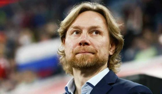 Главный тренер сборной России по футболу станет отцом в шестой раз