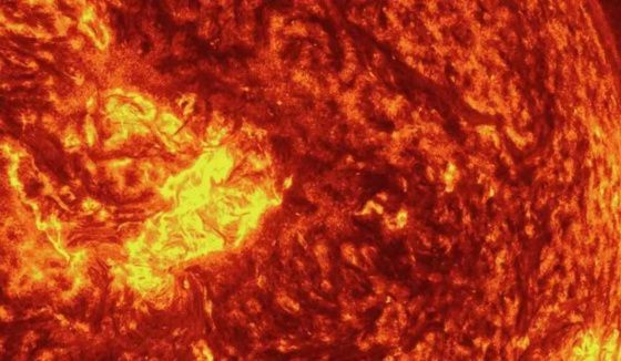 На Солнце зафиксированы две крупные вспышки