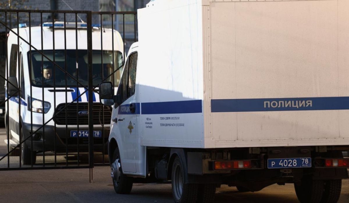 В Петербурге арестовали троих начальников отделов полиции Ленобласти