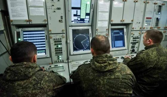 Российская ПВО за ночь ликвидировала около сотни беспилотников