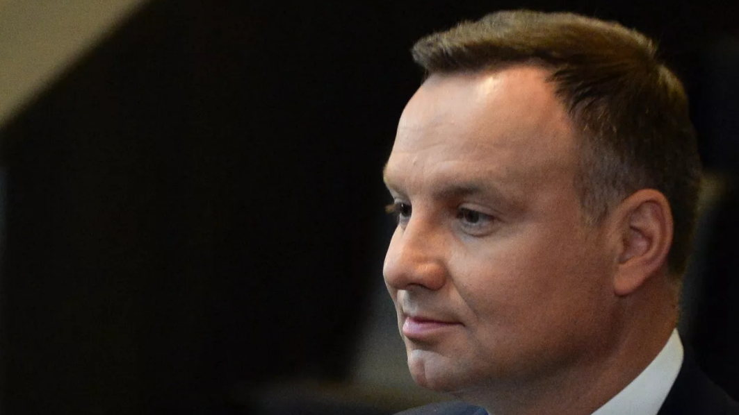 "Пора возвращать Львов". Поляков оскорбил жест Дуды