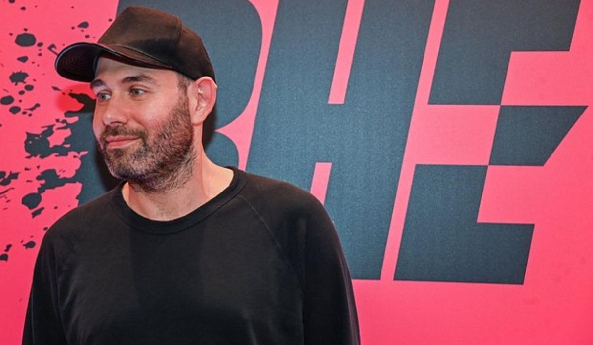 Суд заочно арестовал Семёна Слепакова*