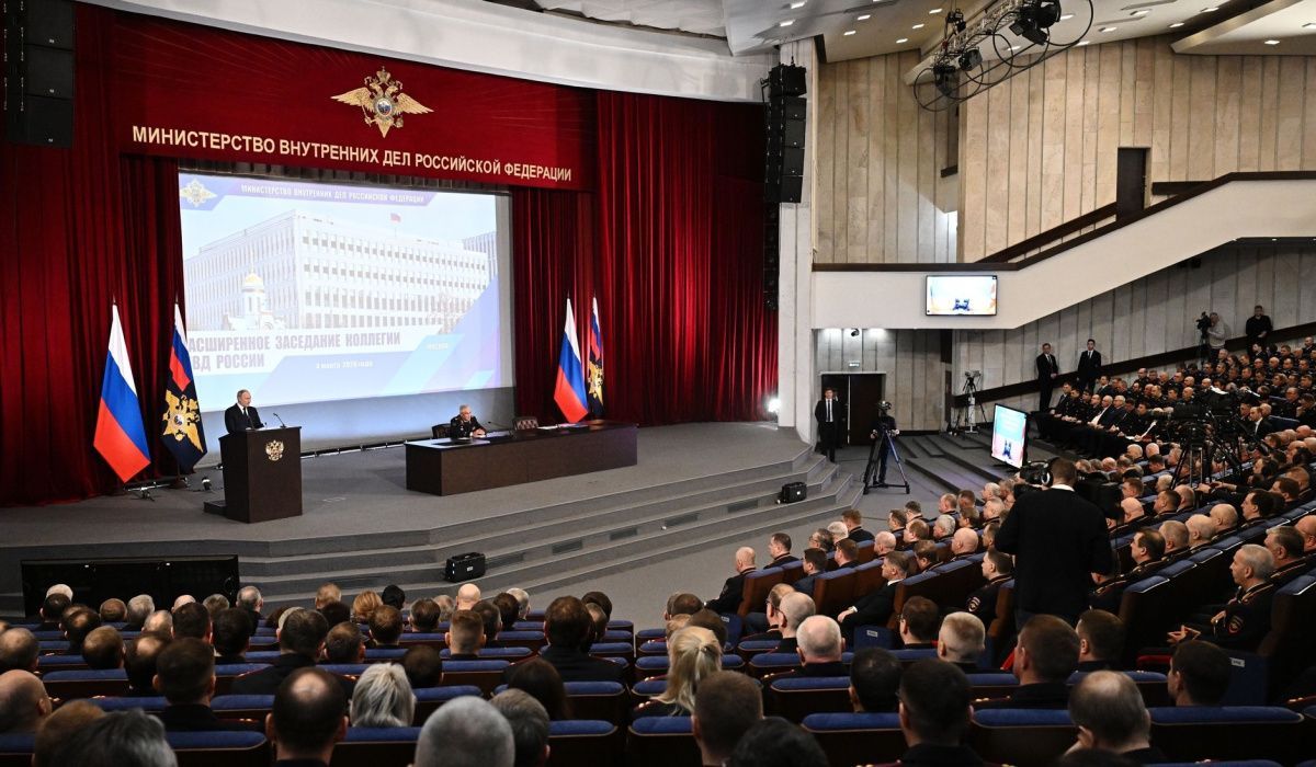 Путин напомнил о пожизненном наказании за вовлечение подростков в диверсии