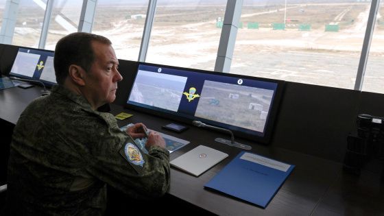 Медведев: наличие самостоятельного государства на исторических территориях РФ будет постоянным поводом для военных действий