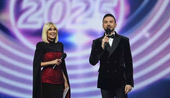 "Лерка, зубы не вылетели?": Лазарев вновь подколол Кудрявцеву на "Песне года"