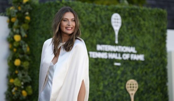 Мария Шарапова украсила обложку французского журнала L'Equipe