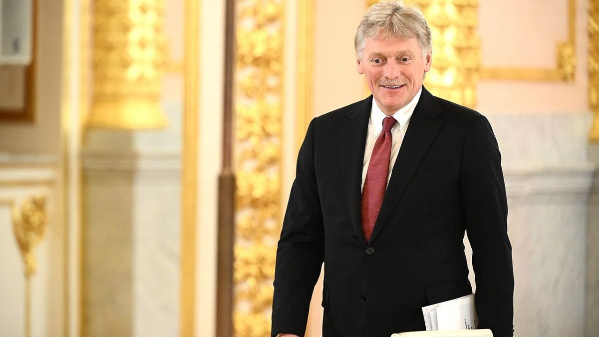 Пресс-секретарь Путина: уехавших врагов не ждут обратно в Россию