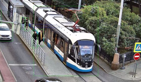 Умные светофоры с видеоаналитикой ускорили трамвайное движение в столице