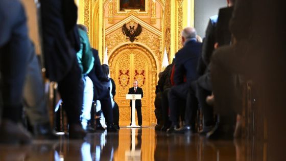 Путин объяснил, почему РФ не бомбит мирных жителей Украины