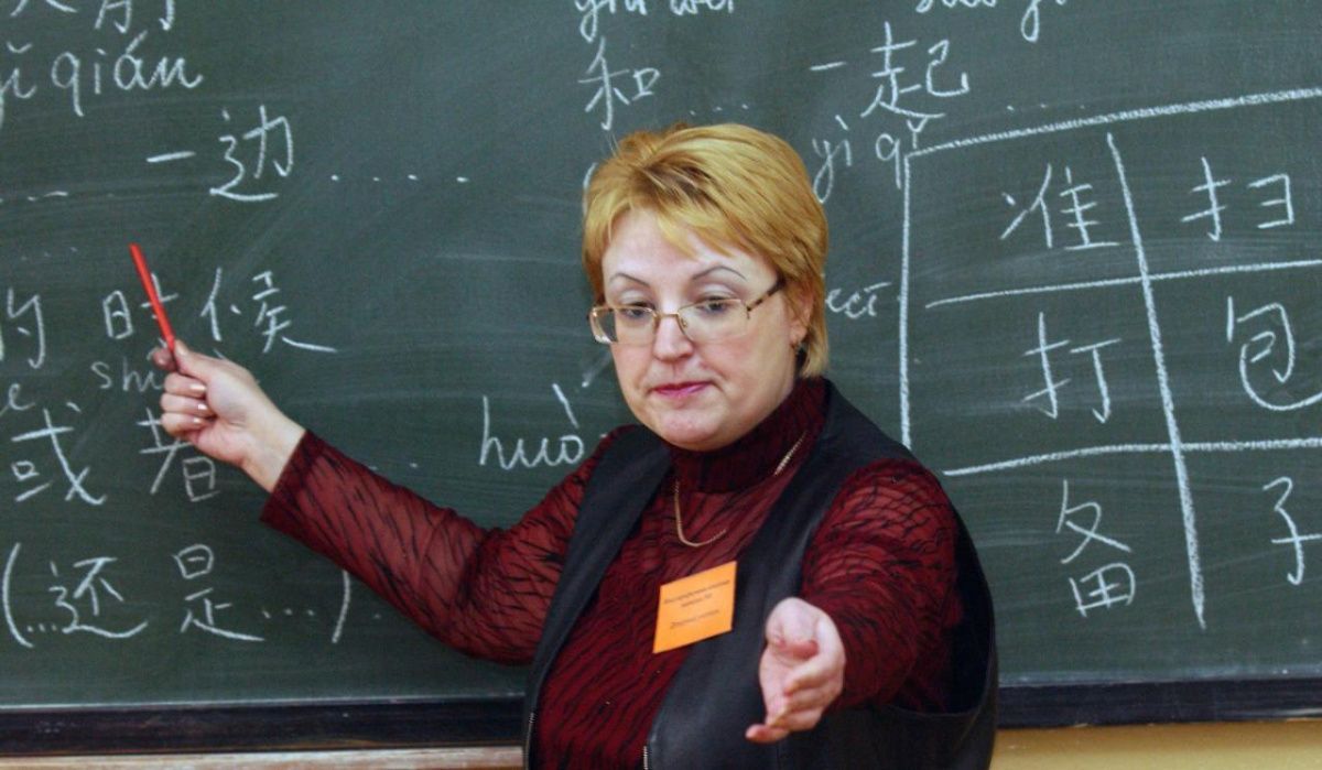 Минпросвещения вводит обязательный второй иностранный язык в школах