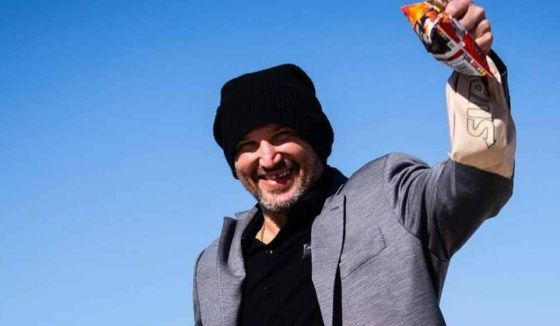 Овечкин в отпуске решил освоить новую профессию