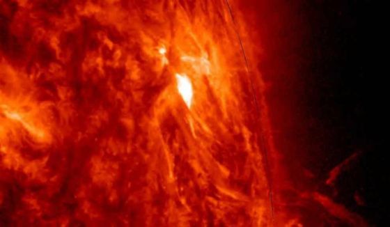 Мощная вспышка произошла на Солнце