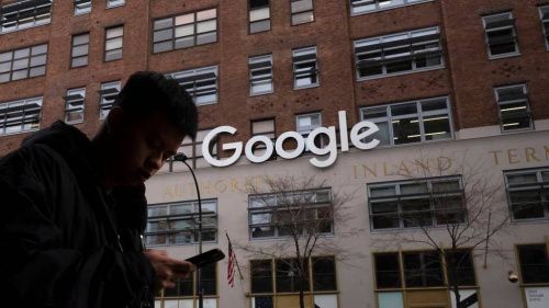 В Google объяснили предупреждение перед фильмом о Крыме