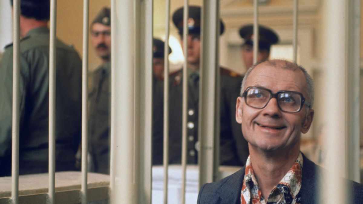 Под Луганском неожиданно погиб адвокат маньяка Андрея Чикатило