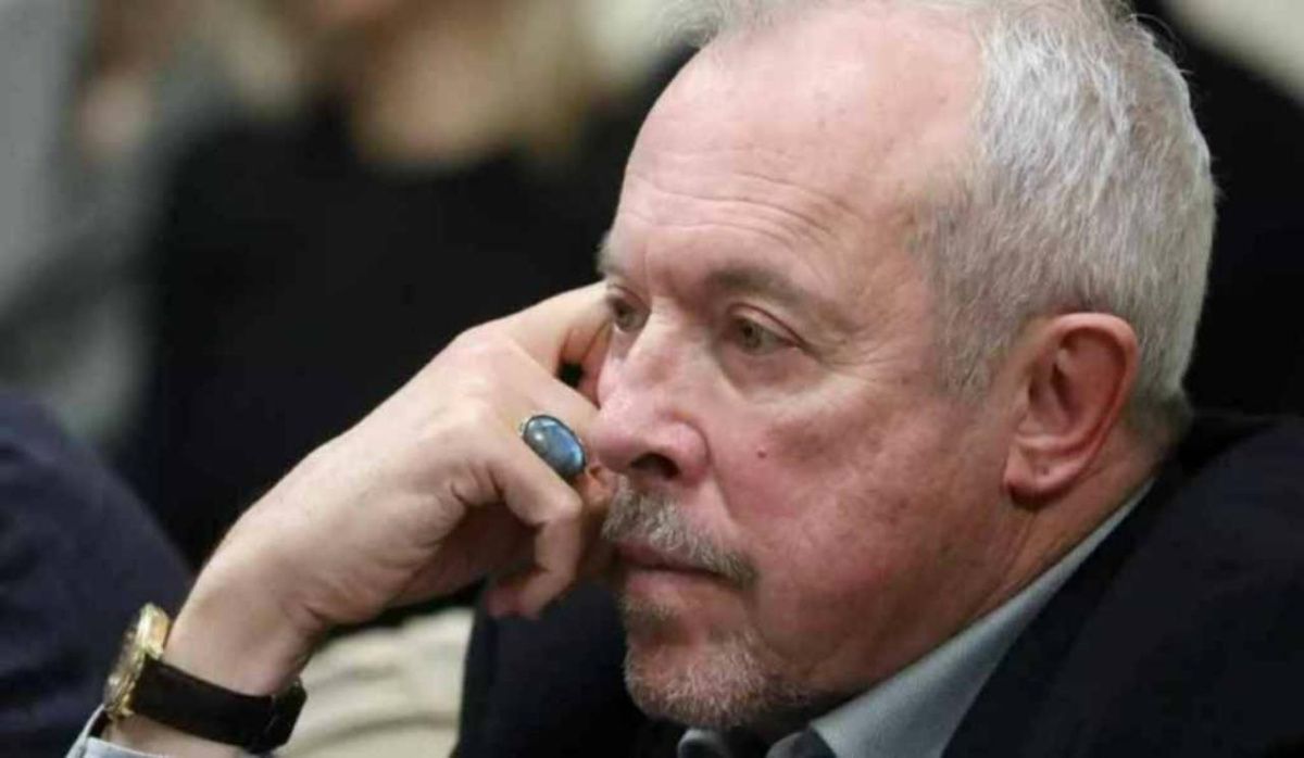 &quot;Полупустая площадка и 3 подсолнуха&quot;: Макаревича* не ждали в Грузии