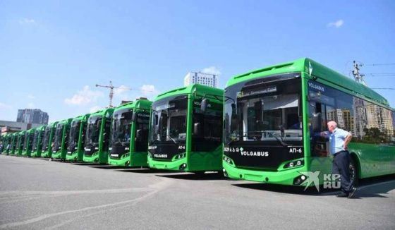 В Екатеринбург доставили еще 15 новых автобусов-гармошек