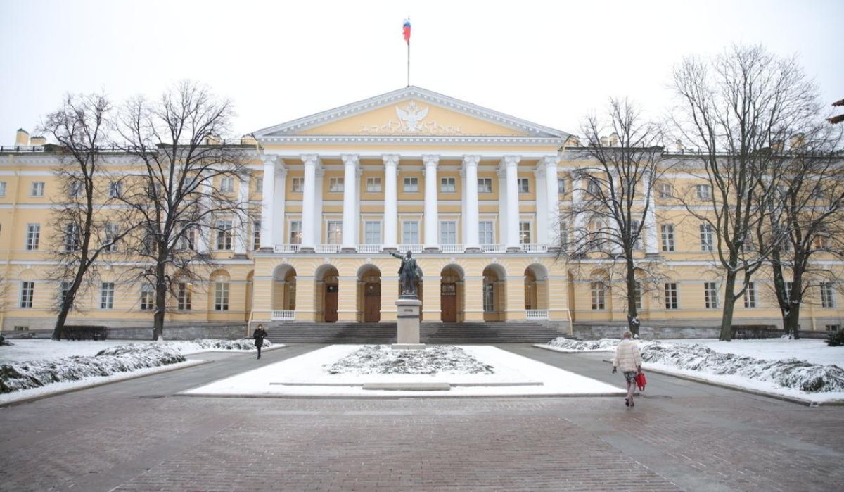 Смольный отказал пенсионерам в бесплатном проезде
