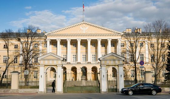 В Петербурге уволили начальника управления социального питания