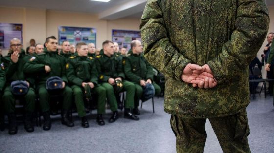 Картаполов прокомментировал слухи об увеличении срока службы в армии