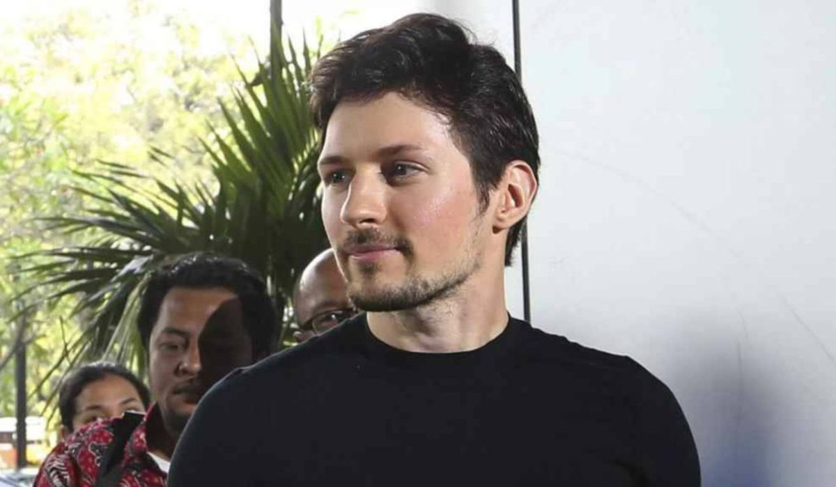 Павел Дуров готов купить украденные драгоценности из Лувра и вернуть их, но не в Париж