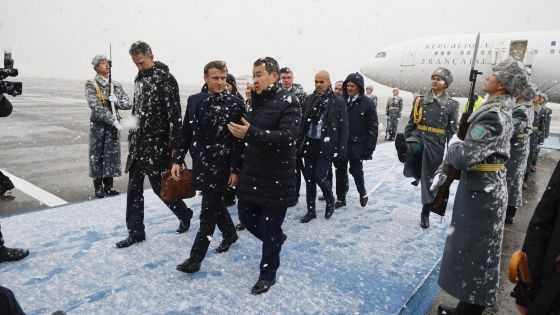 Кремль: поездка Путина в Казахстан не связана с визитом Макрона