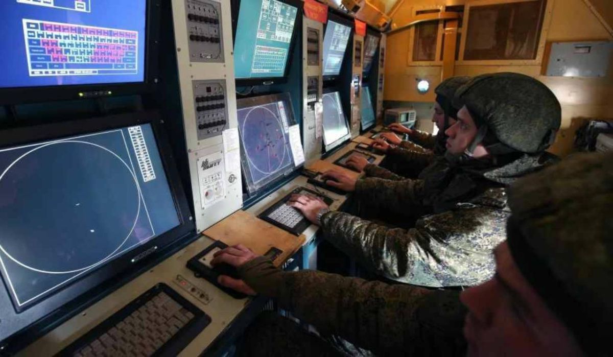 Российская ПВО перехватила почти 35 дронов на подлете к Москве