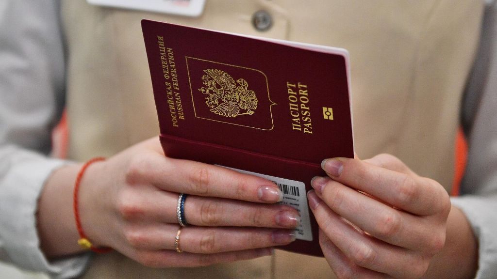 МВД предупредило о новых схемах мошенничества при оформлении загранпаспортов